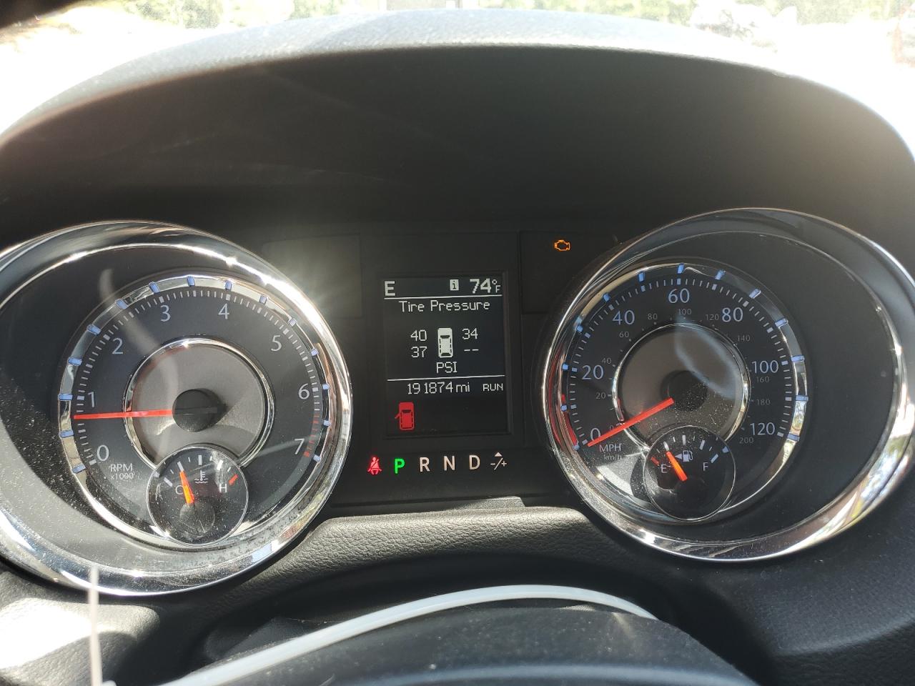 Chrysler Minivan Touring L Image 10