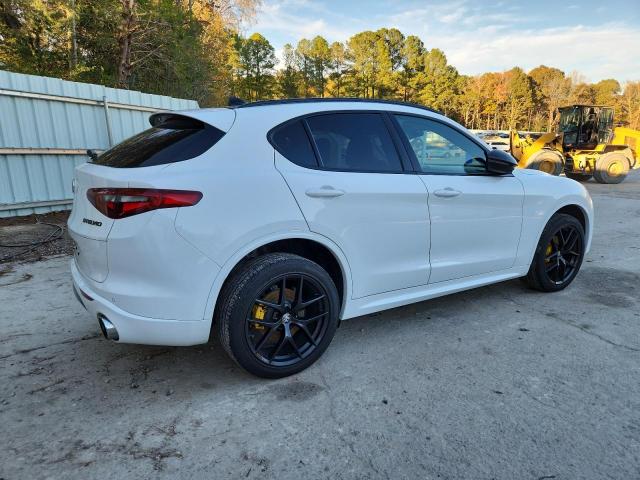 Alfa Romeo Stelvio Ti Image 6