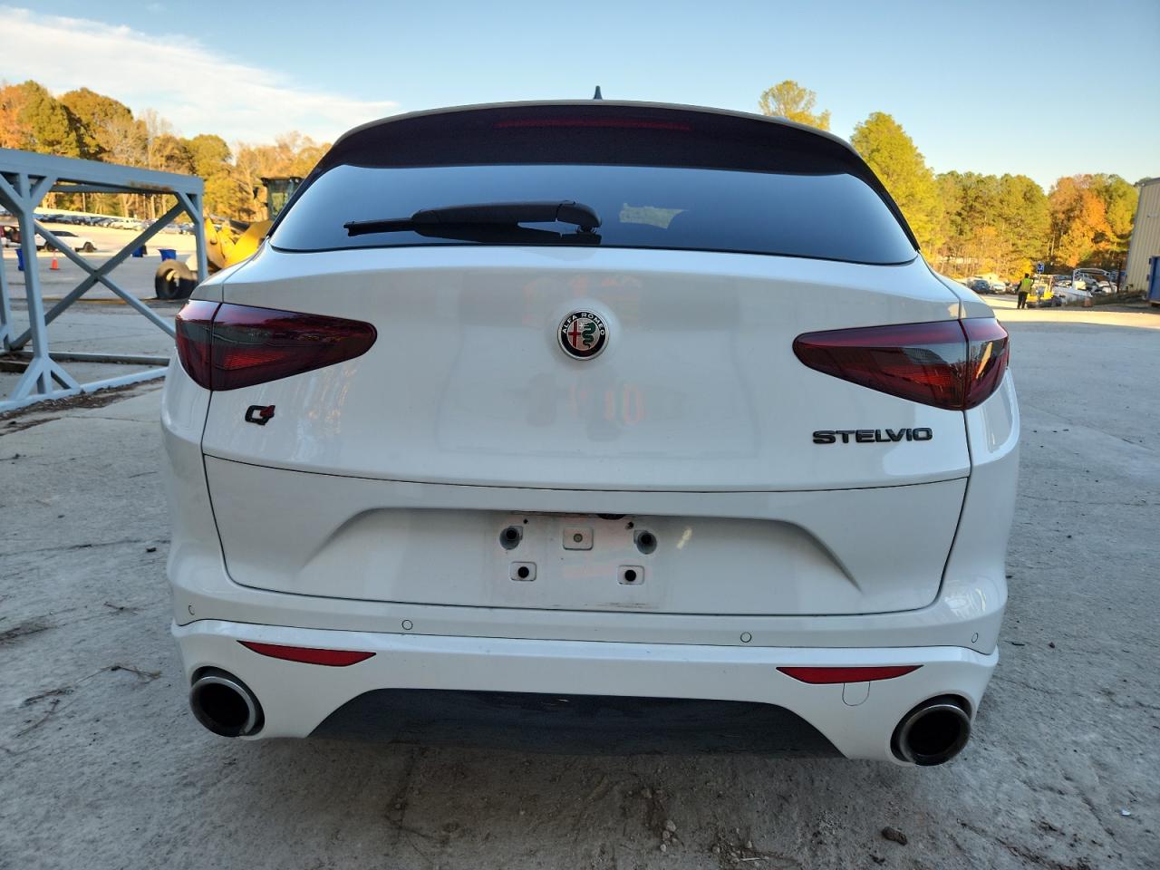 Alfa Romeo Stelvio Ti Image 3