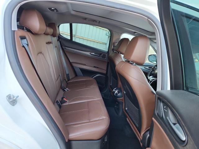 Alfa Romeo Stelvio Ti Image 8