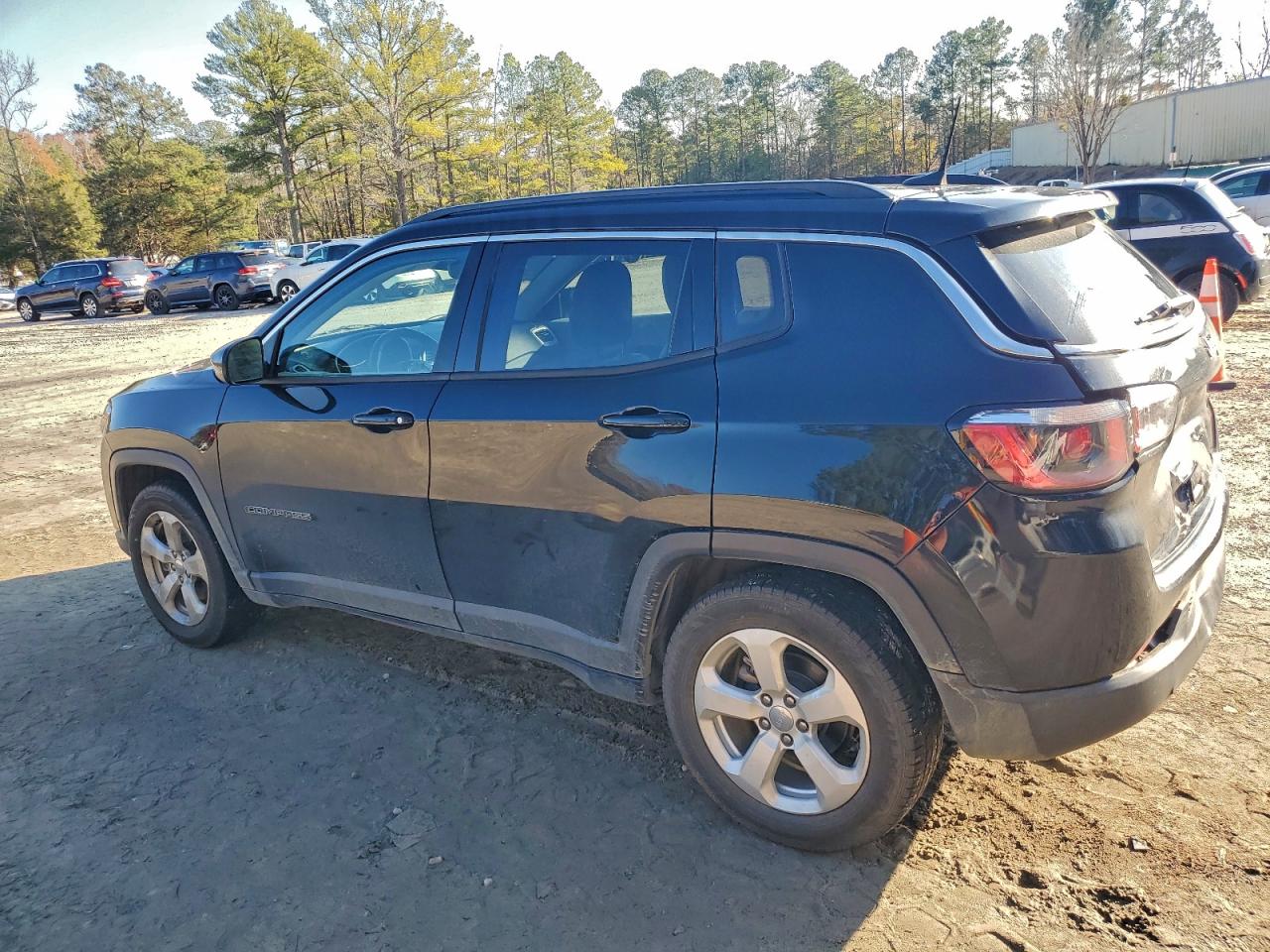 Jeep Compass Latitude Image 2