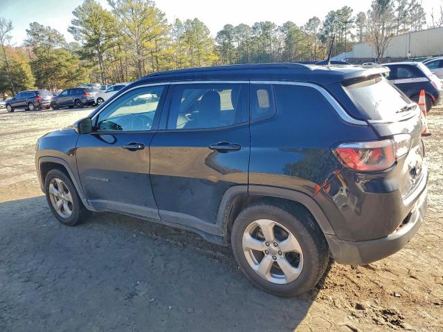 Jeep Compass Latitude Image 2