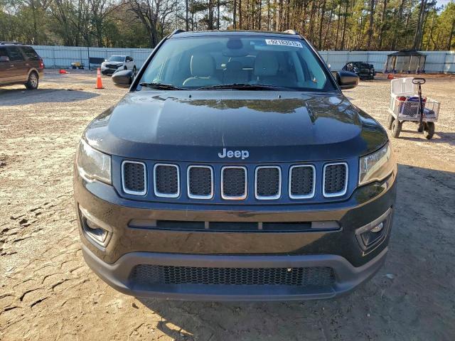 Jeep Compass Latitude Image 3