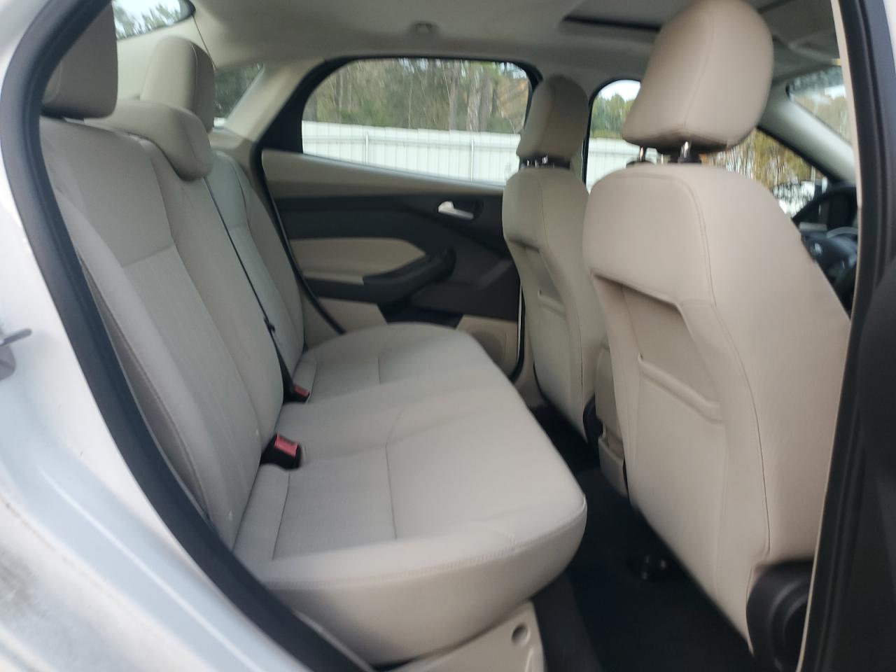 Ford Focus Se Image 12