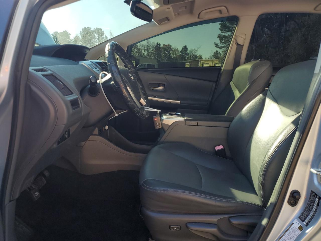 Toyota Prius Image 10