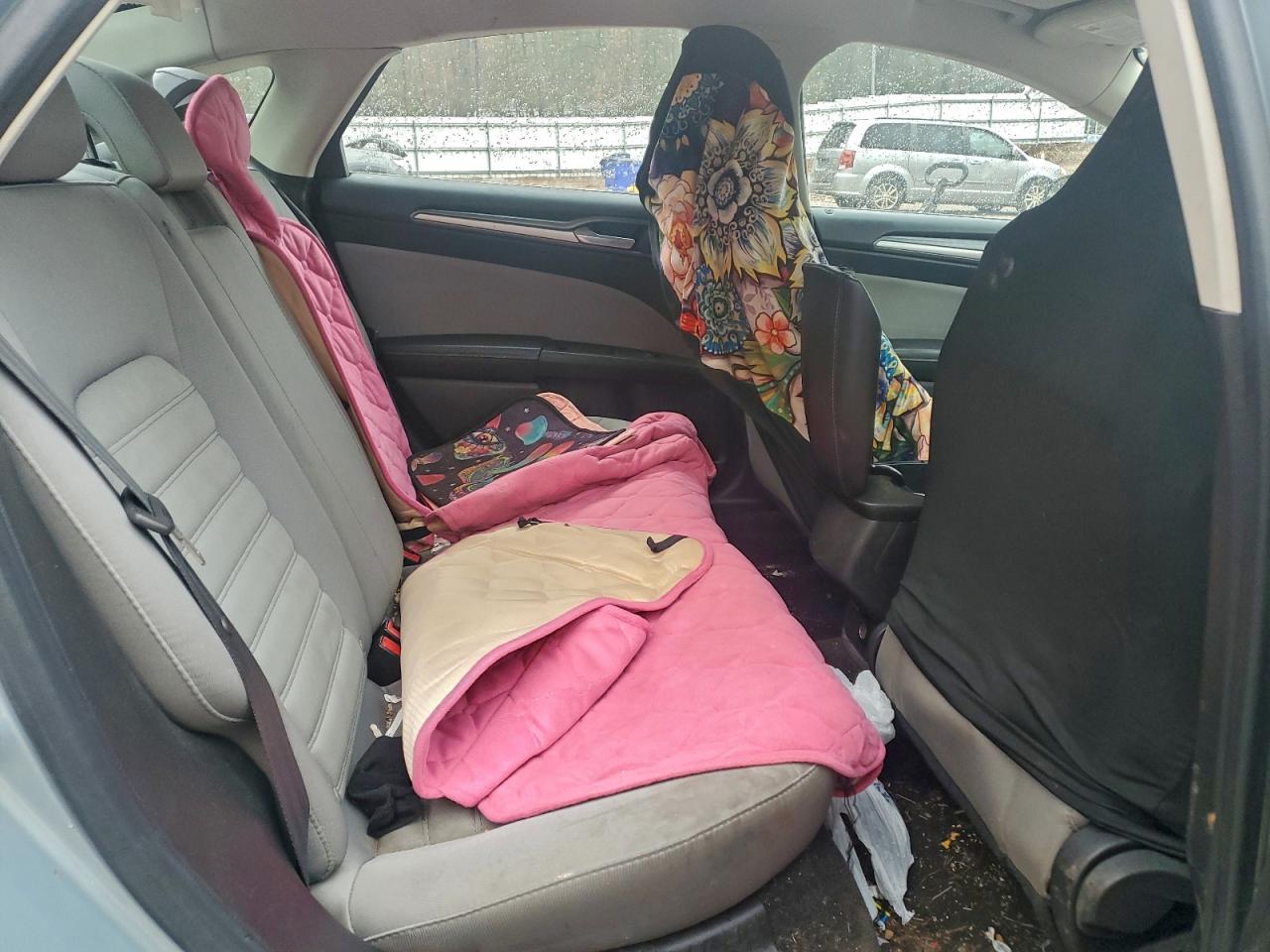 Ford Fusion S Hybrid Image 10