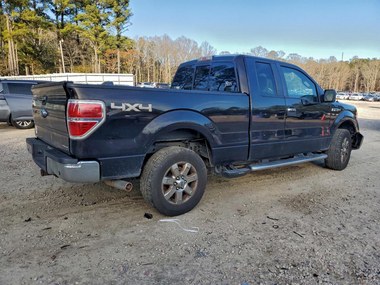 Ford F-150 Super Cab Image 2