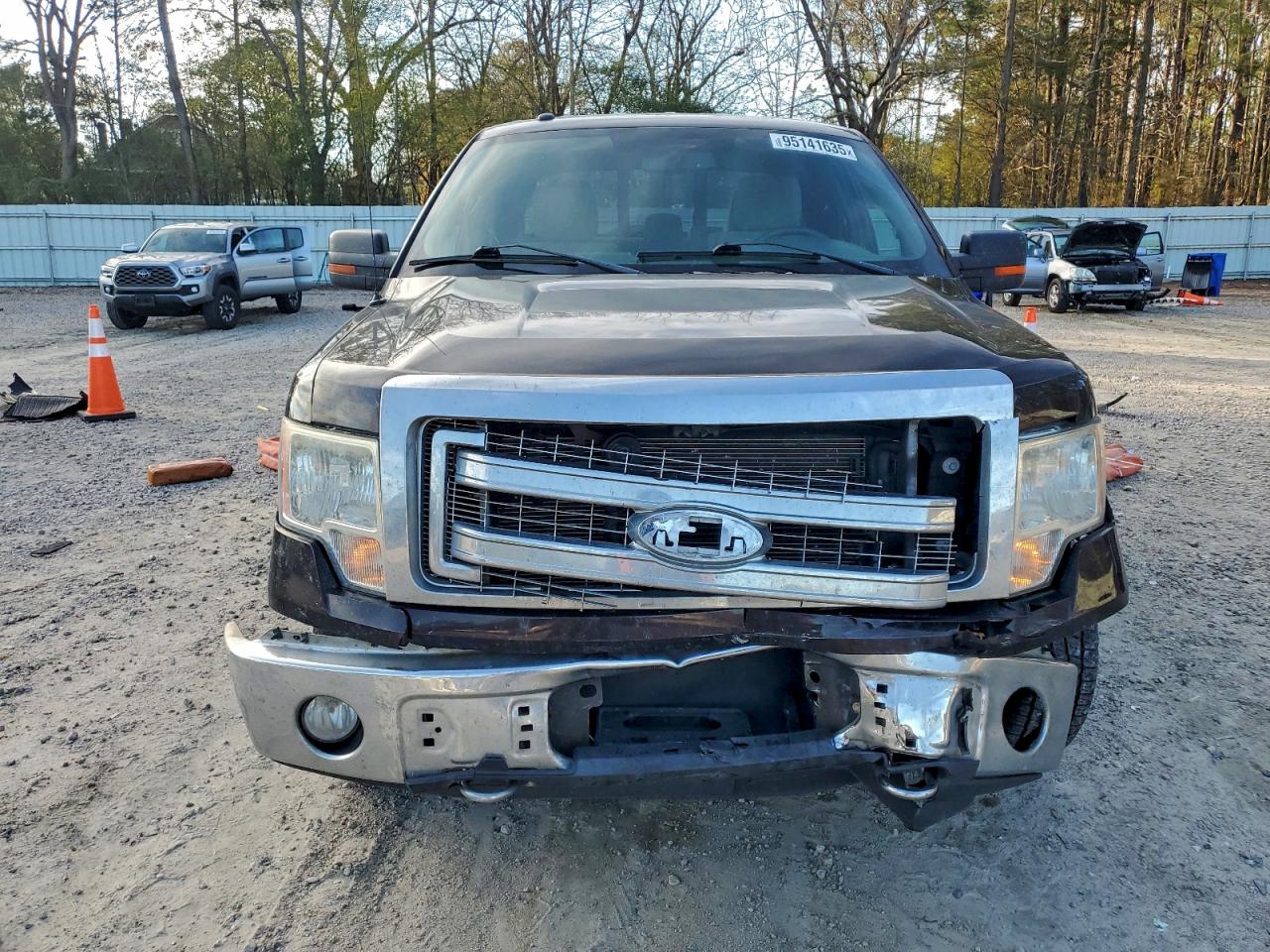 Ford F-150 Super Cab Image 5