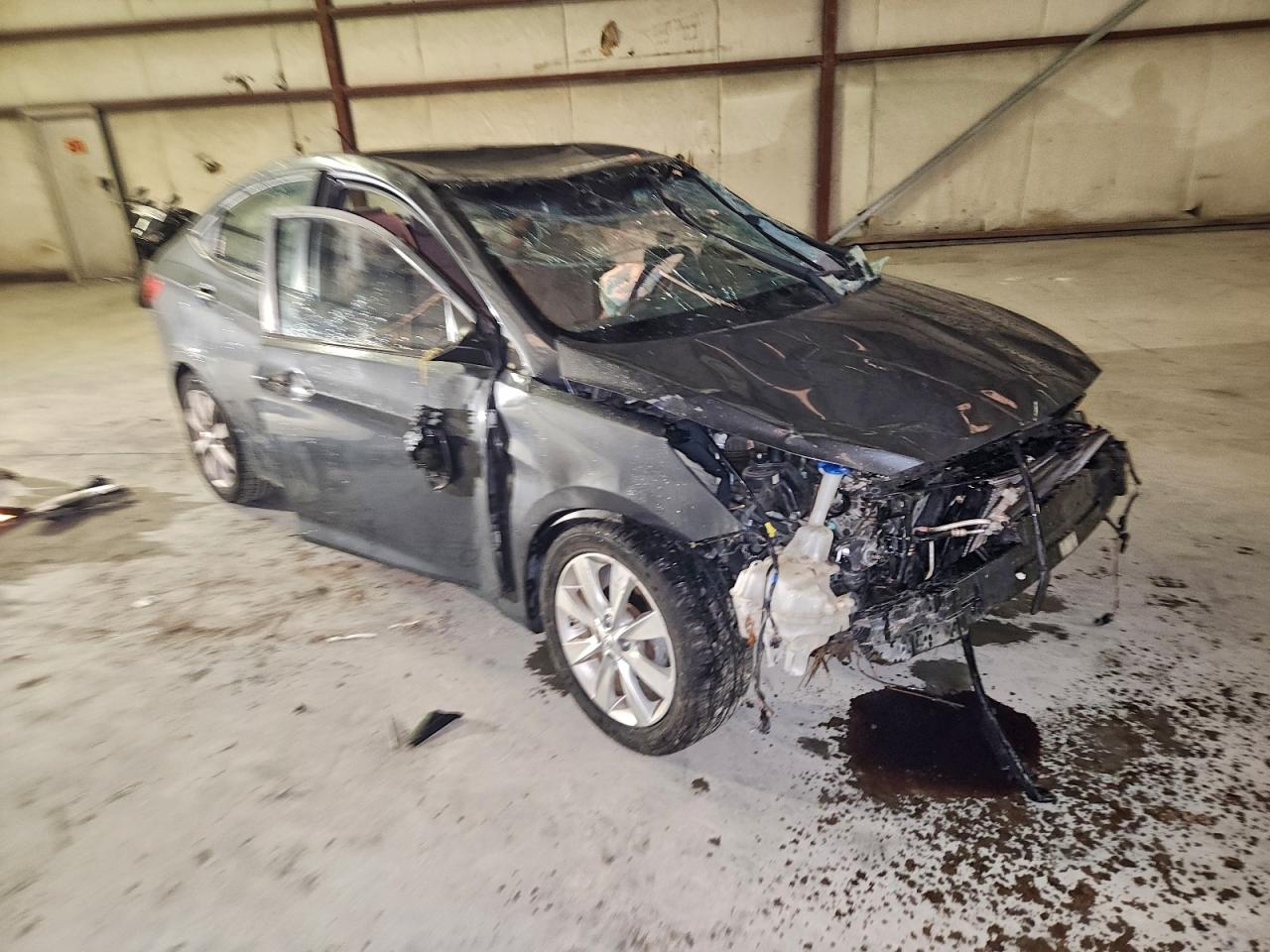 Hyundai ACCENT Gls Image 3