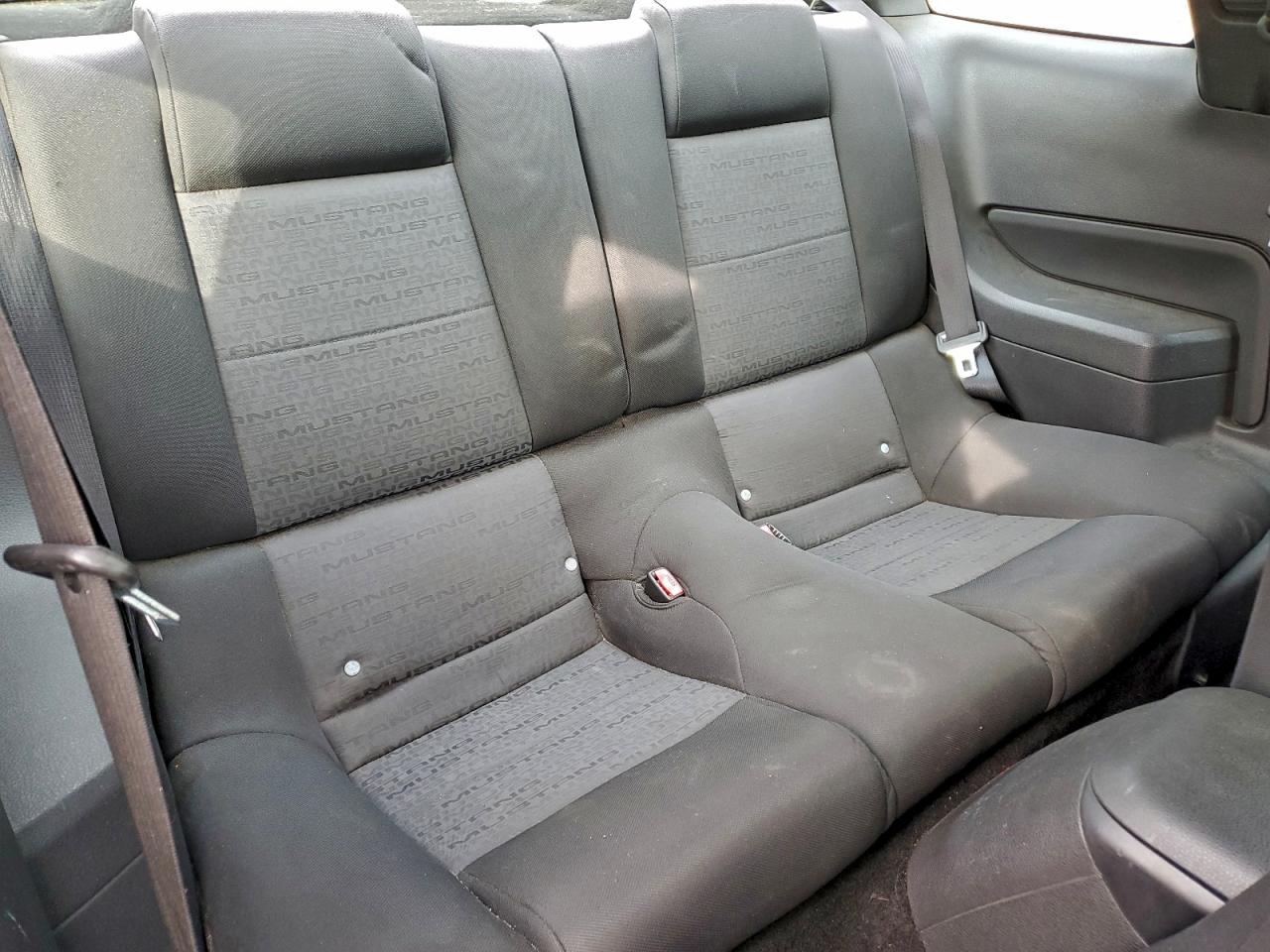 Ford Mustang Image 13