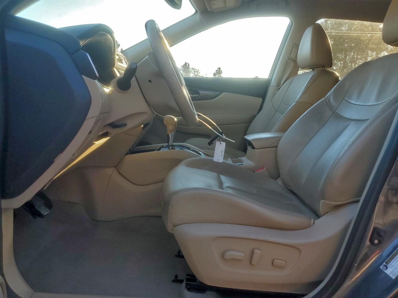 Nissan Rogue S Image 6