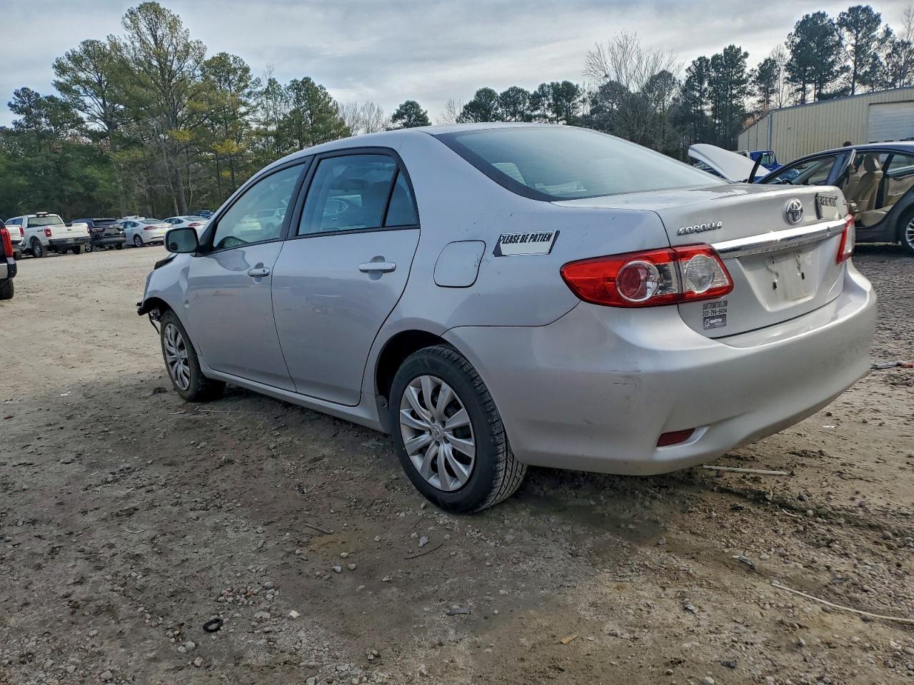 Toyota Corolla Base Image 2