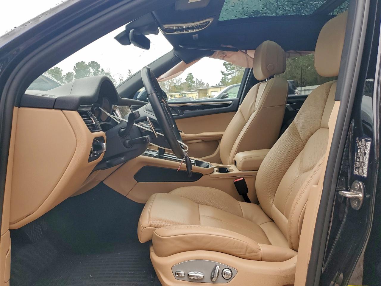 Porsche Macan S Image 6