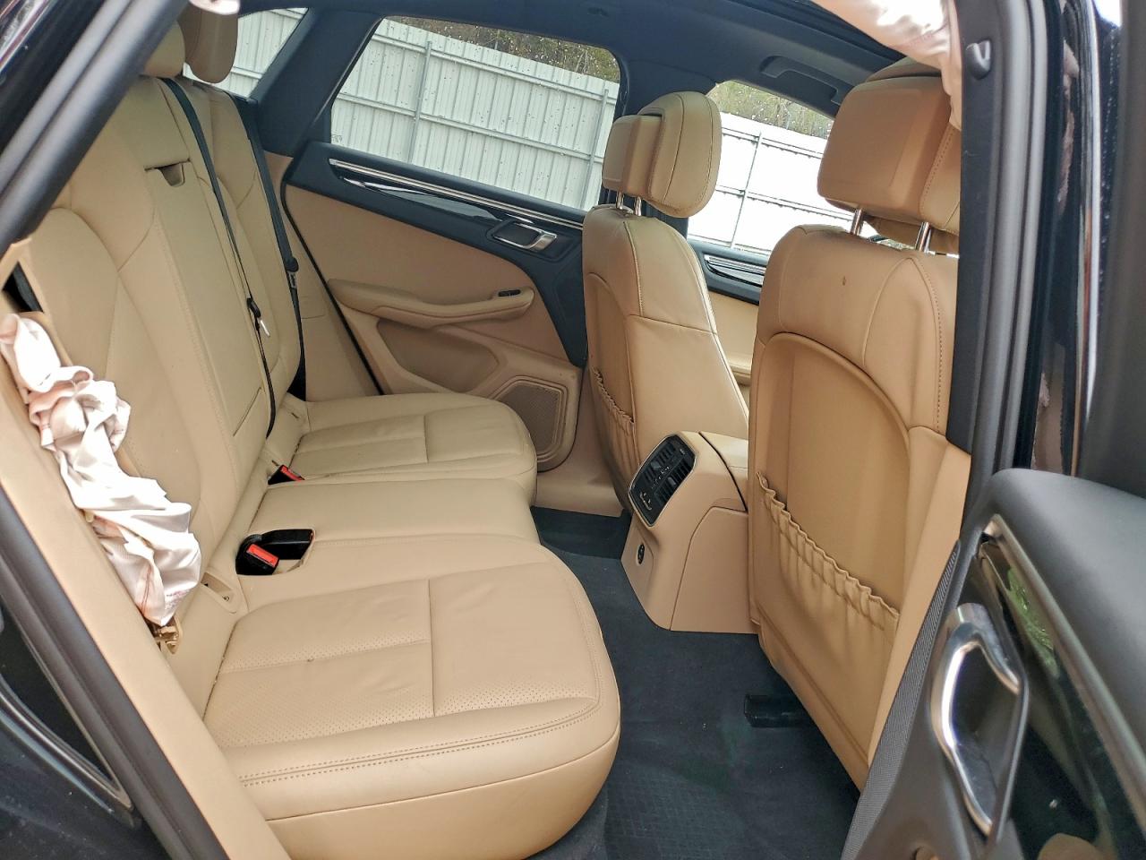 Porsche Macan S Image 7