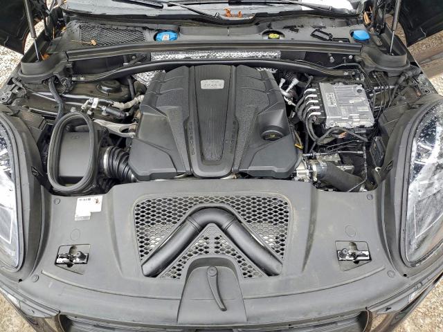Porsche Macan S Image 10