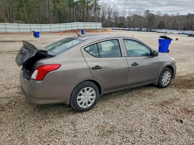 Nissan Versa S Image 2