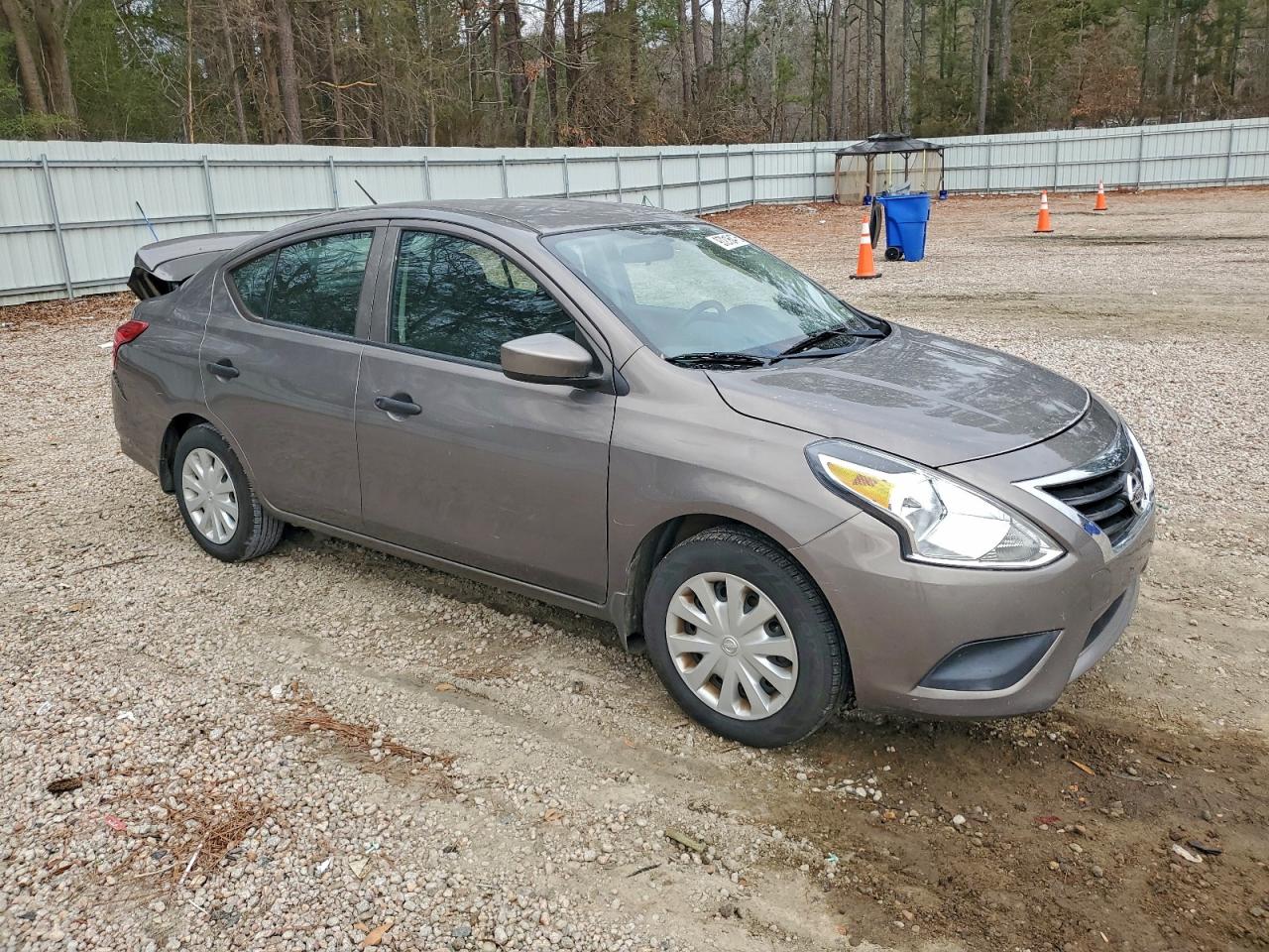 Nissan Versa S Image 5