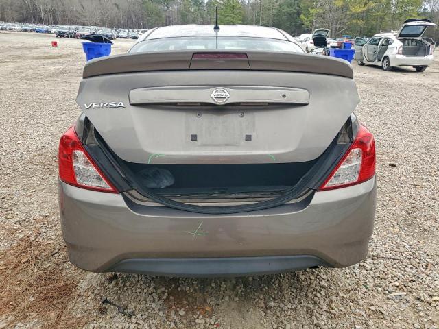 Nissan Versa S Image 7