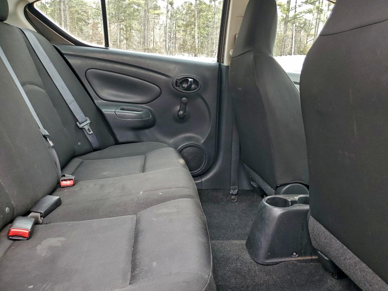 Nissan Versa S Image 12