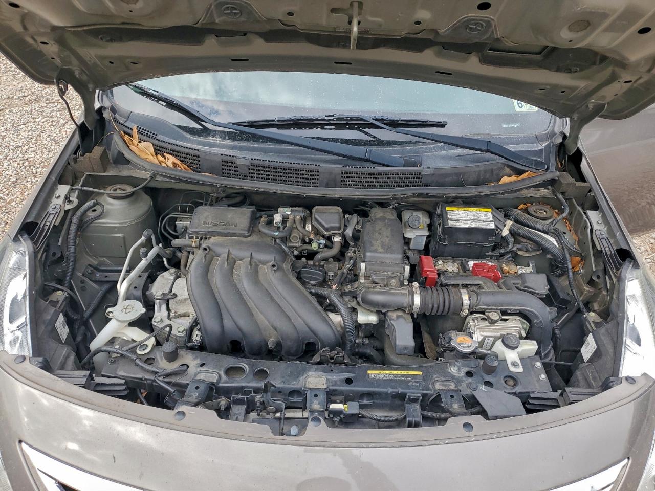 Nissan Versa S Image 9