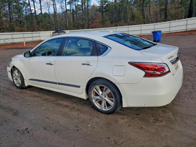 Nissan Altima 2.5 Image 5