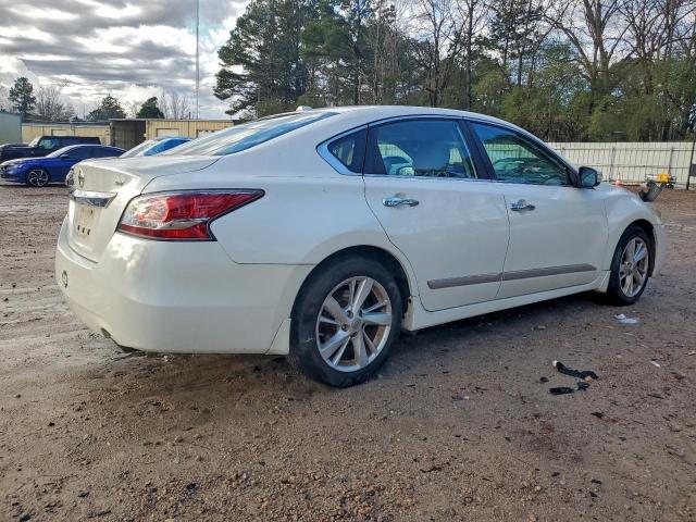 Nissan Altima 2.5 Image 9