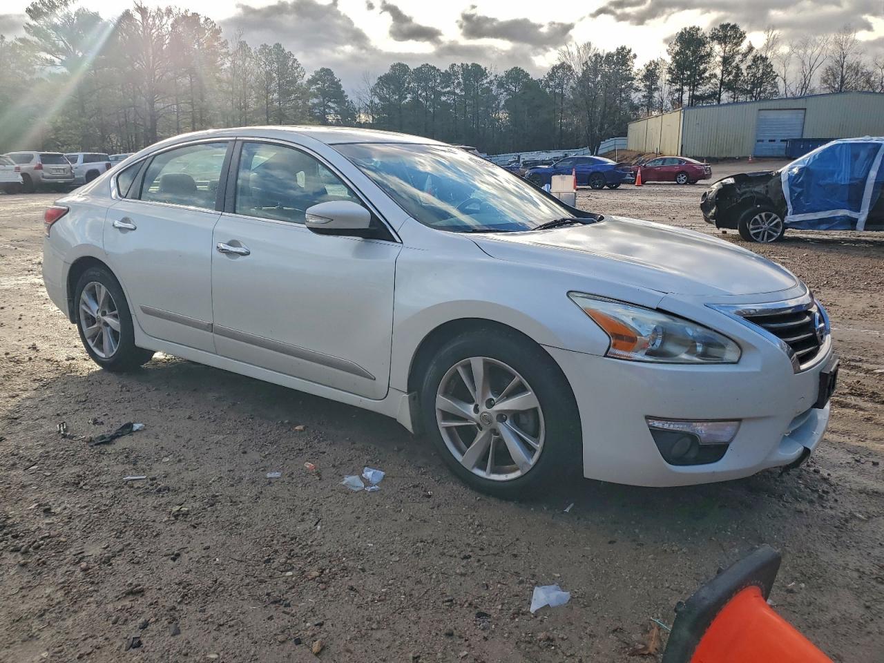 Nissan Altima 2.5 Image 11