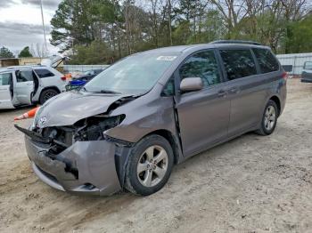  Salvage Toyota Sienna