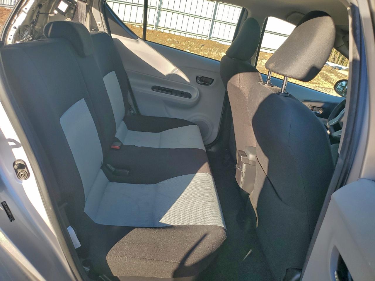 Toyota Prius Image 9