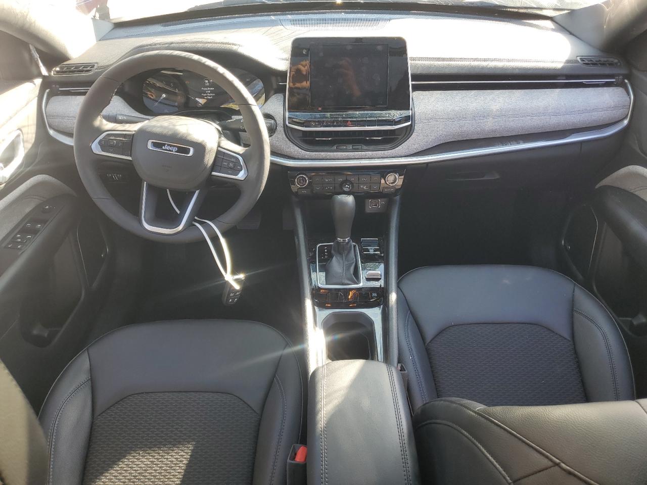 Jeep Compass Latitude Image 5