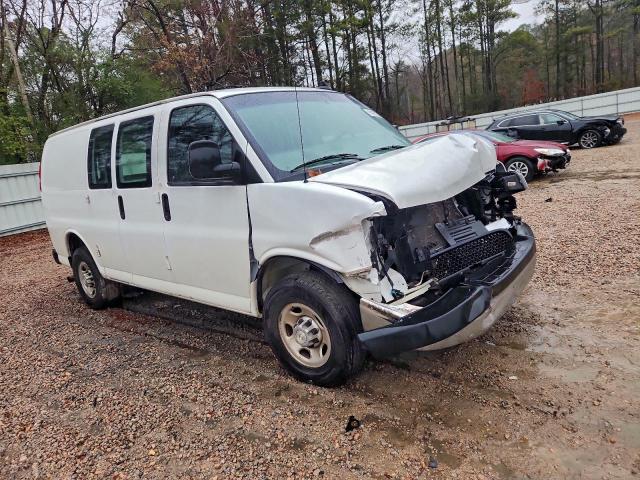 Chevrolet Express Image 12