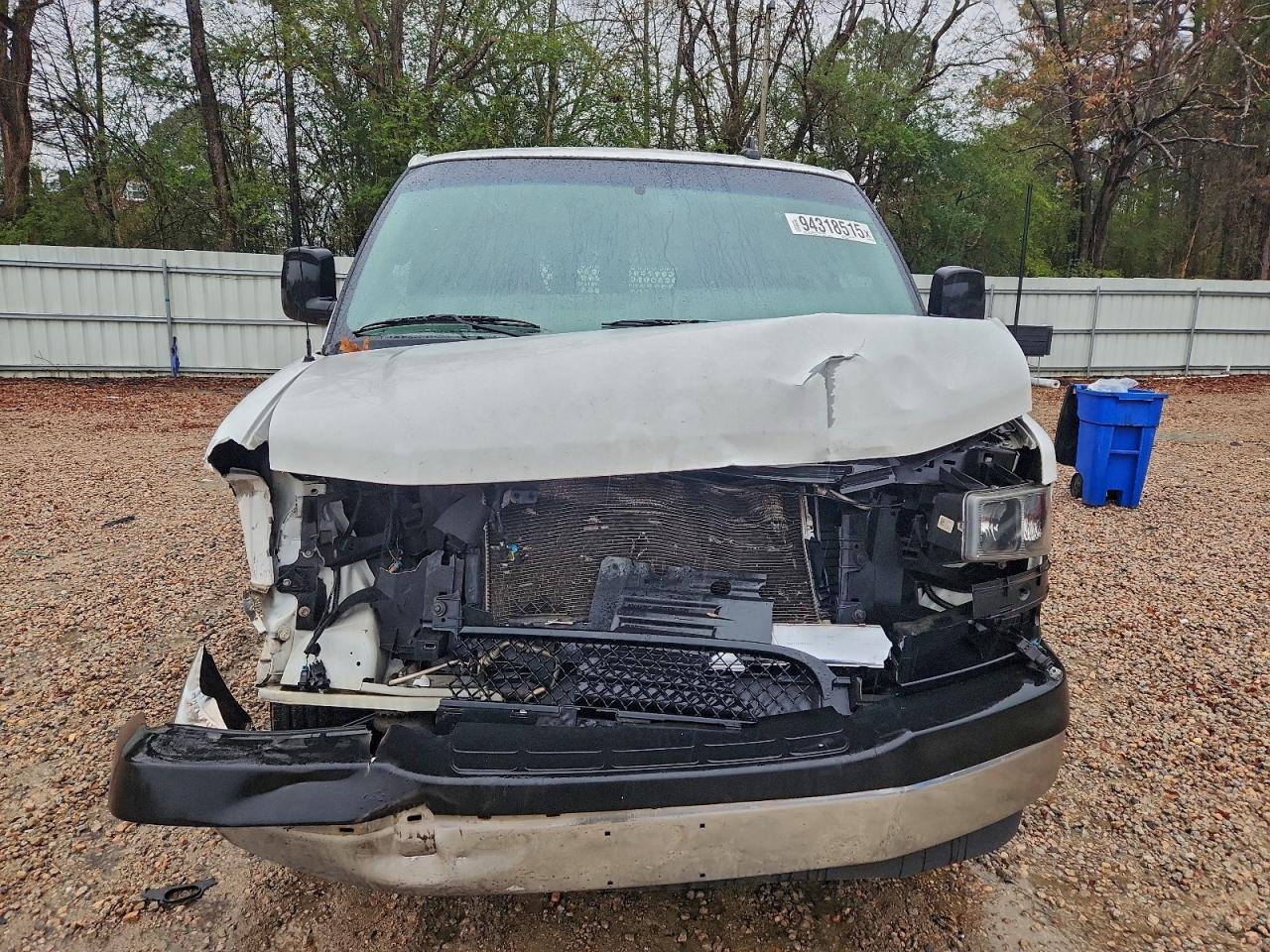 Chevrolet Express Image 5