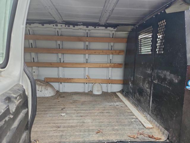 Chevrolet Express Image 7