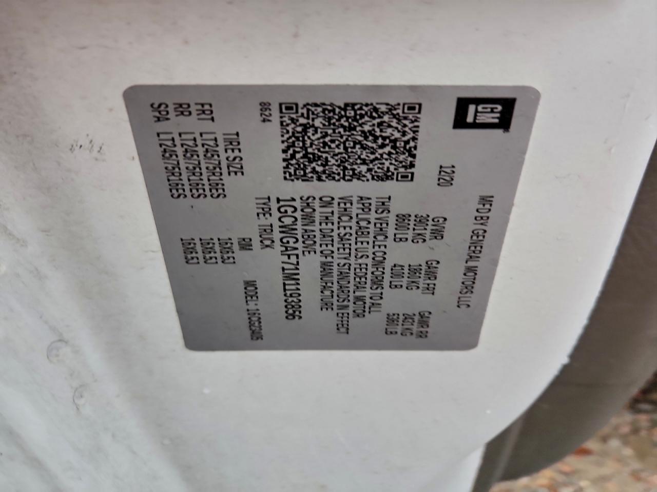 Chevrolet Express Image 9