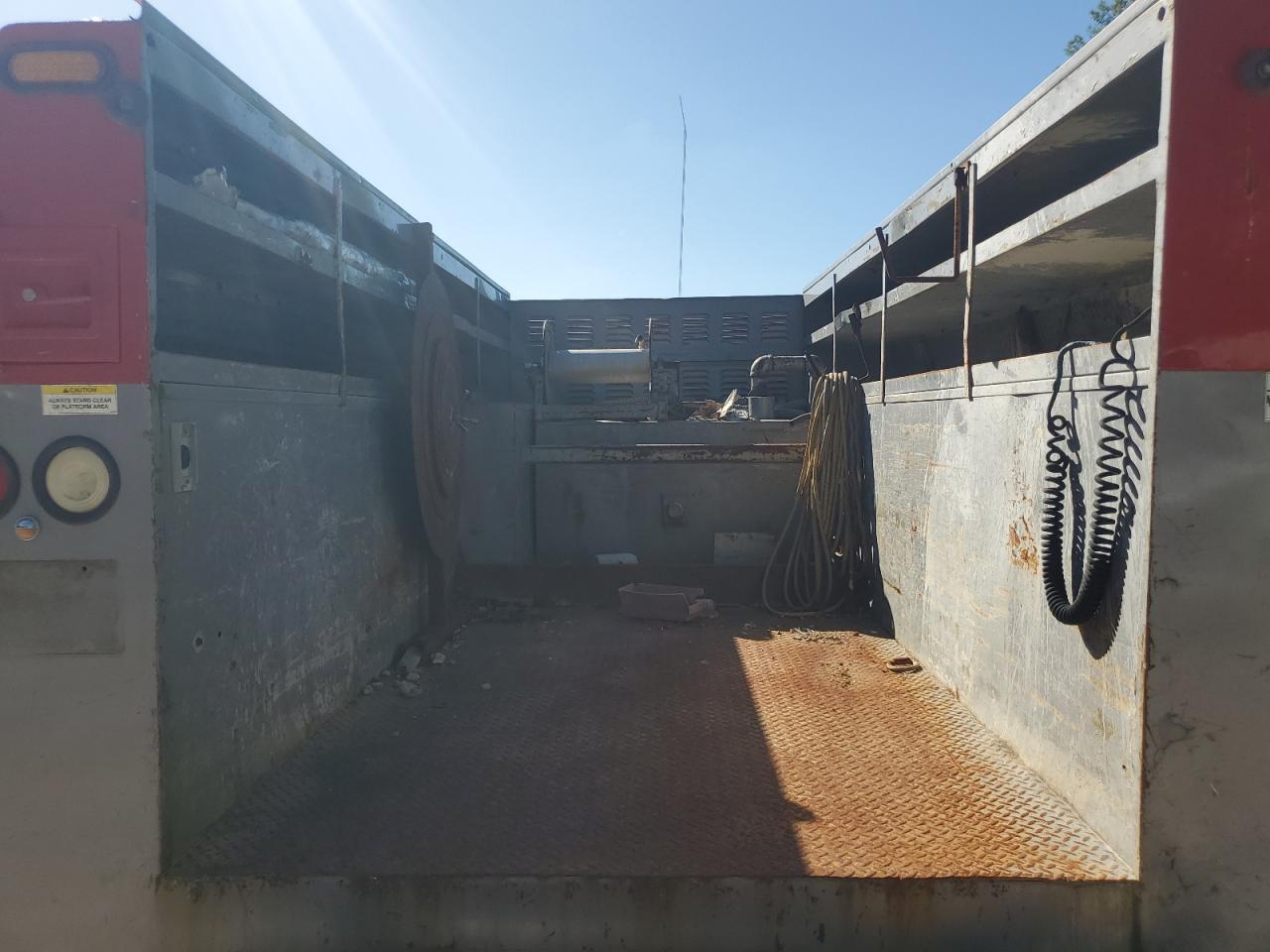 Ford F-550 Super Duty Image 7