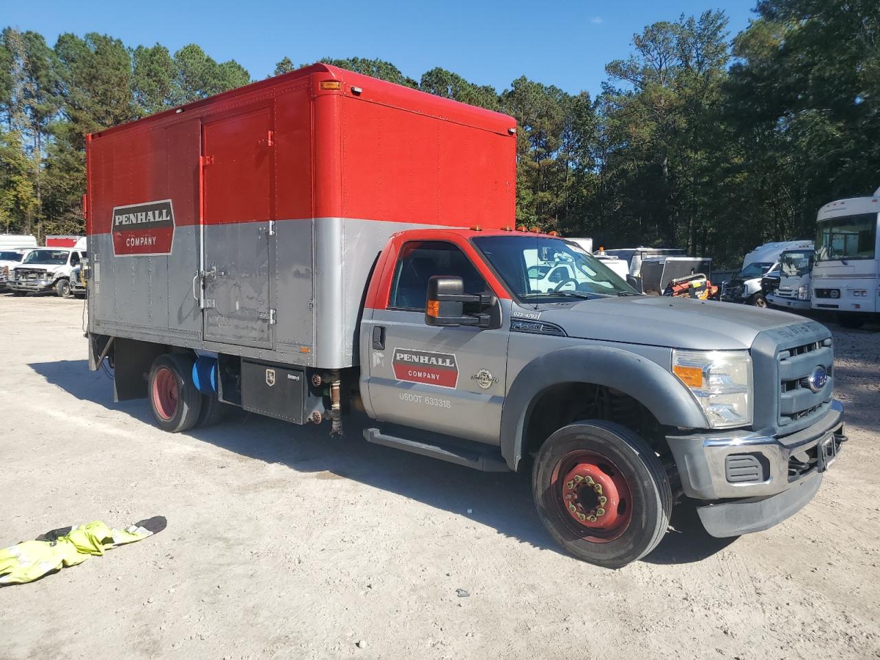 Ford F-550 Super Duty Image 3