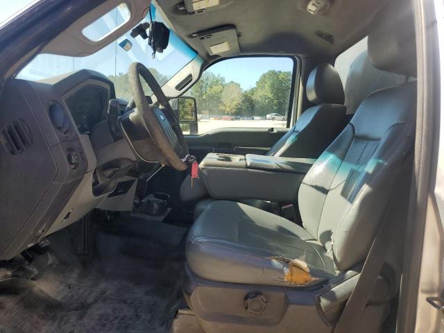 Ford F-550 Super Duty Image 4