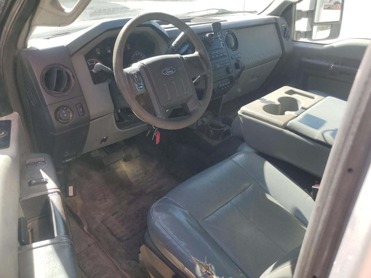 Ford F-550 Super Duty Image 6