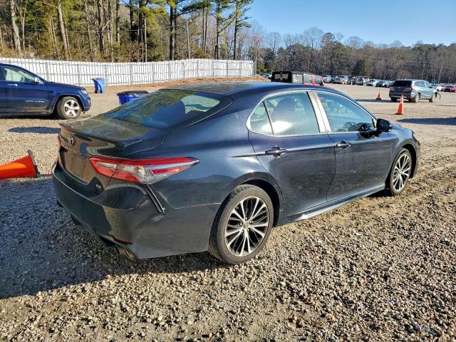 Toyota Camry L Image 6