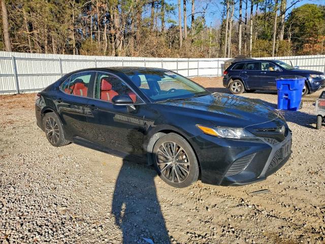 Toyota Camry L Image 8