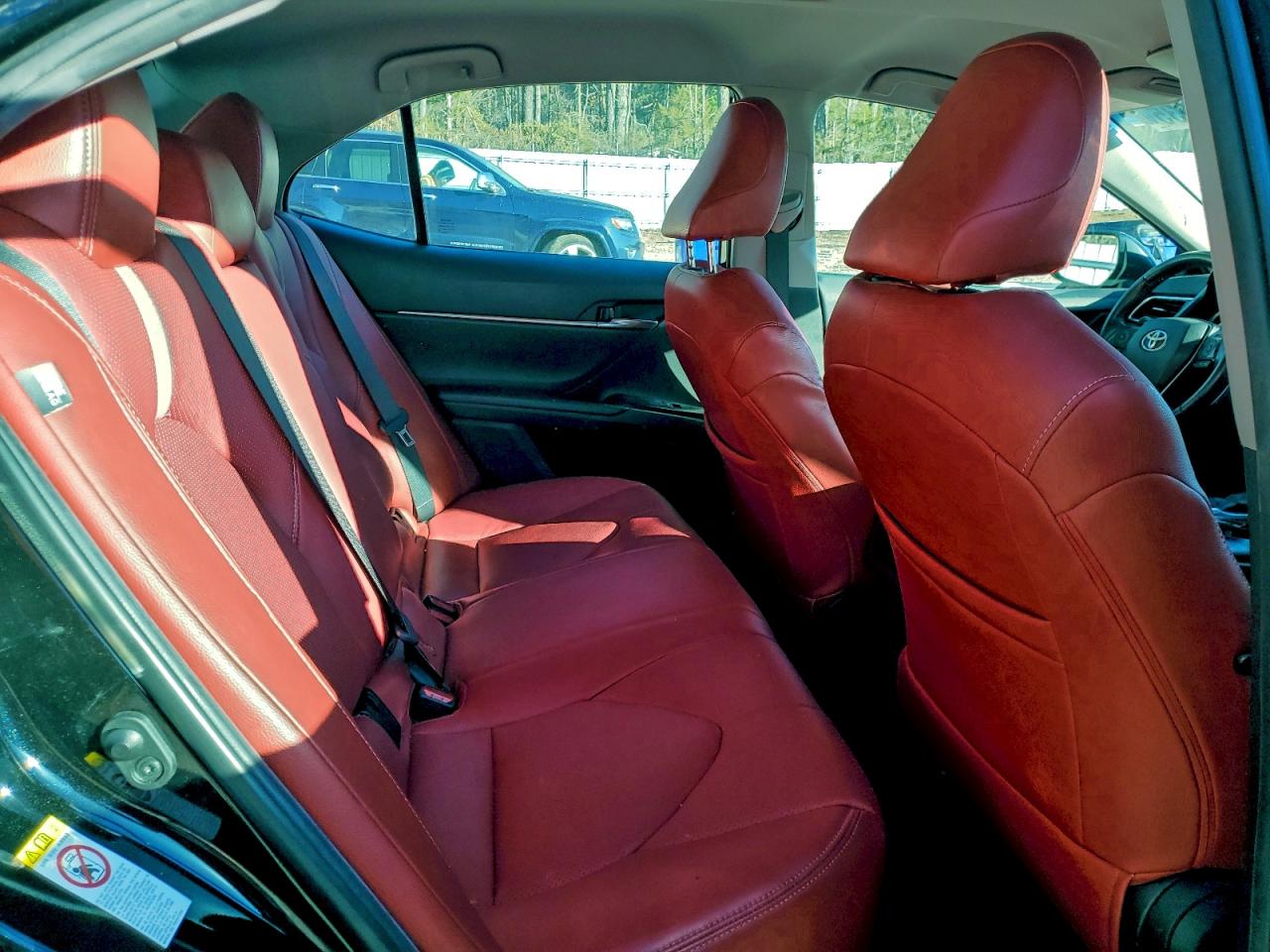 Toyota Camry L Image 2