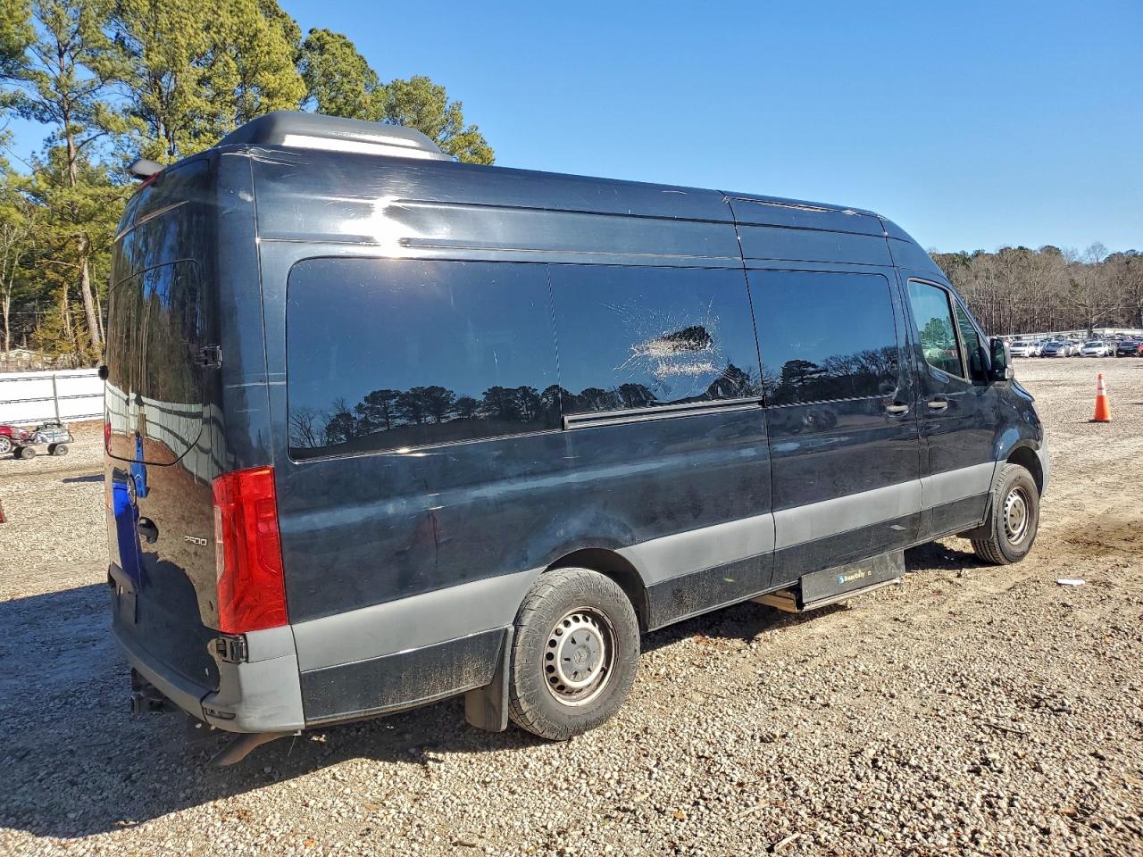 Mercedes-Benz Sprinter 2500/3500 Image 8