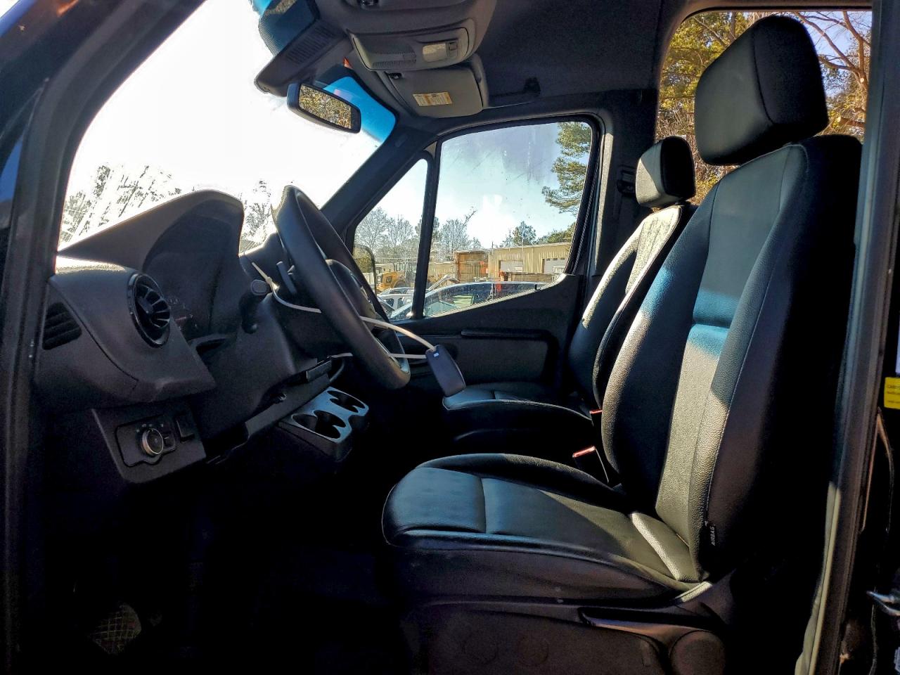 Mercedes-Benz Sprinter 2500/3500 Image 7