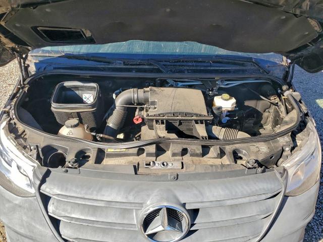 Mercedes-Benz Sprinter 2500/3500 Image 12