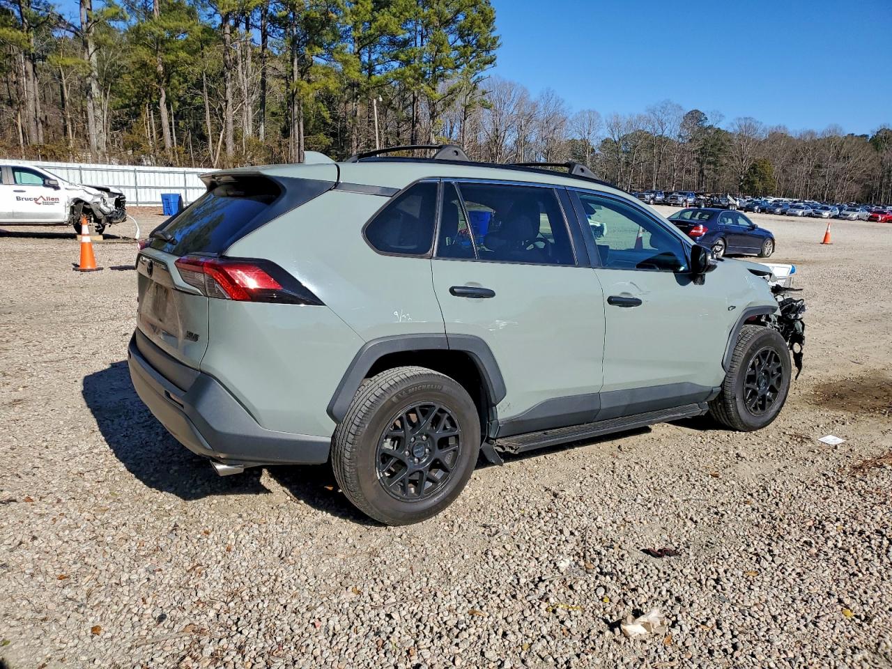 Toyota RAV4 Xle Image 6