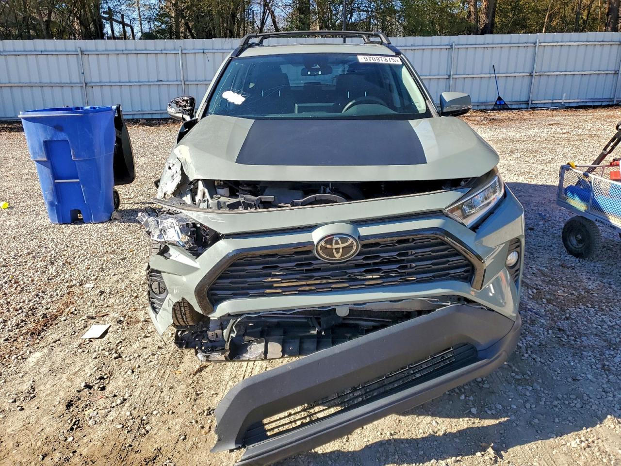 Toyota RAV4 Xle Image 2