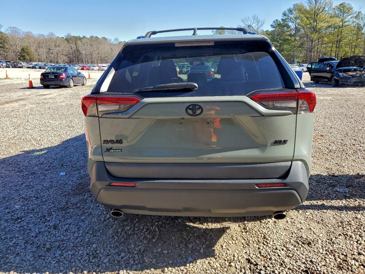 Toyota RAV4 Xle Image 4