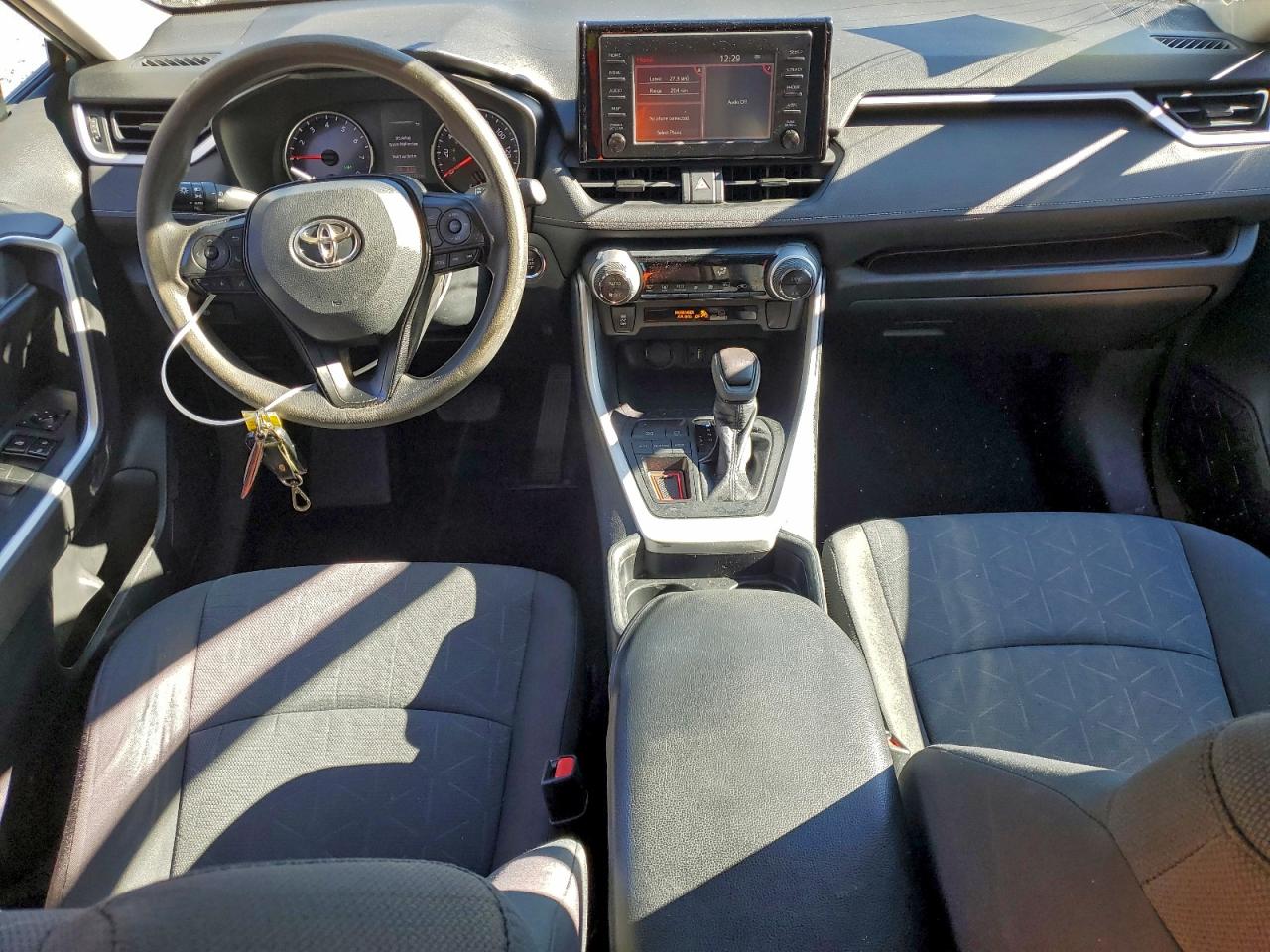 Toyota RAV4 Xle Image 5