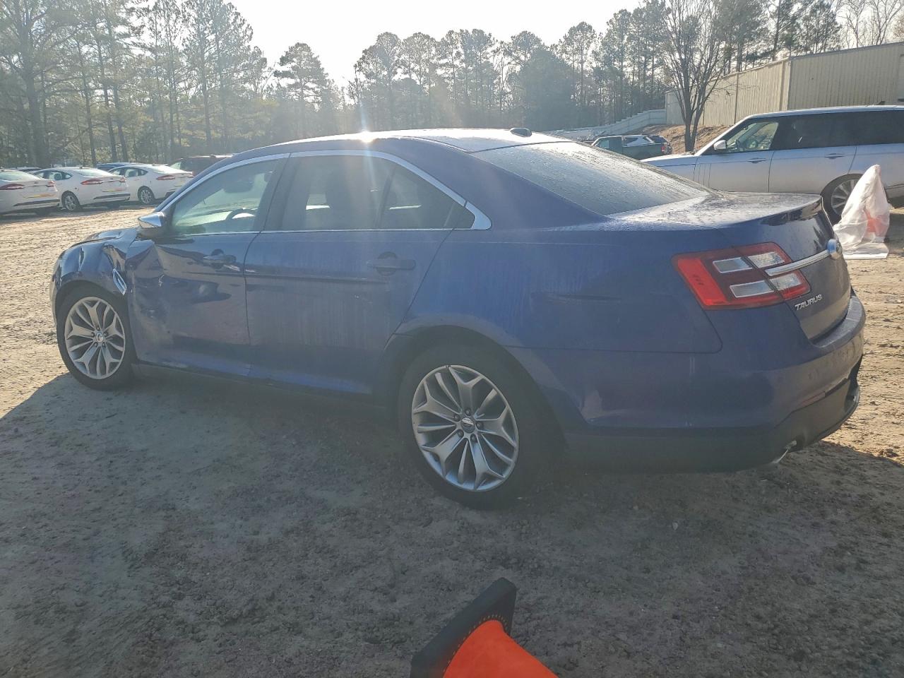 Ford Taurus Limited Image 3