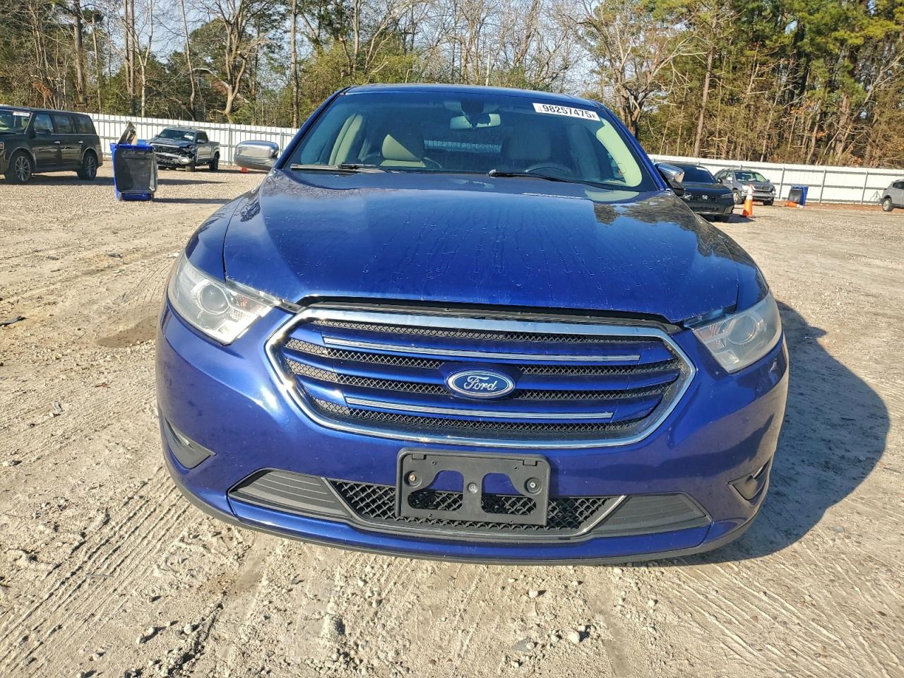 Ford Taurus Limited Image 7